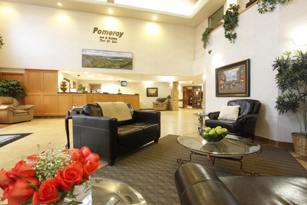 Pomeroy Inn & Suites Fort St. John Екстериор снимка