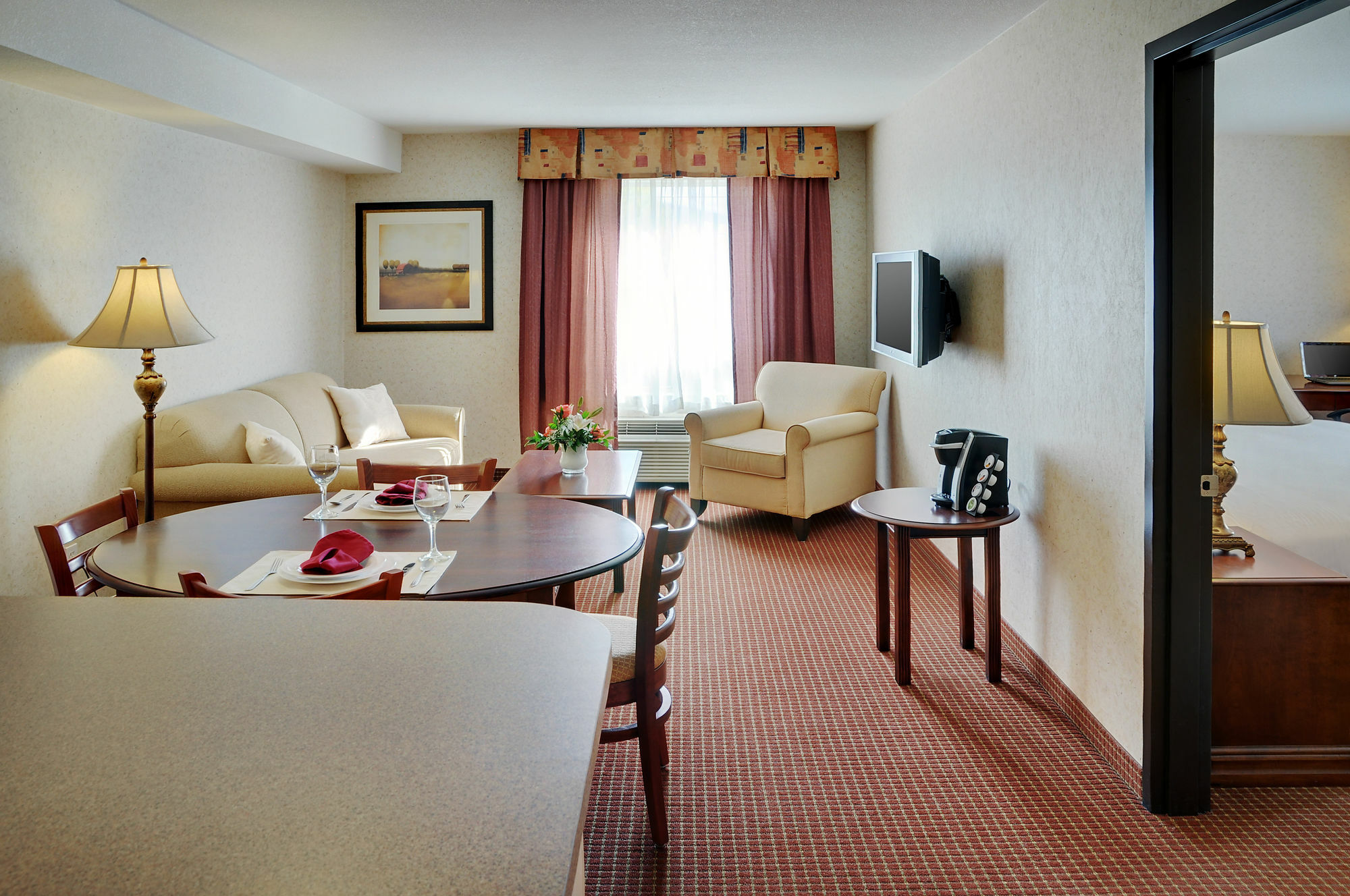 Pomeroy Inn & Suites Fort St. John Екстериор снимка